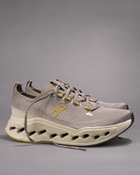 Men’s On Cloudsurfer Max Neutral Running Shoe in Cinder / Pelican