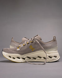 Men’s On Cloudsurfer Max Neutral Running Shoe in Cinder / Pelican