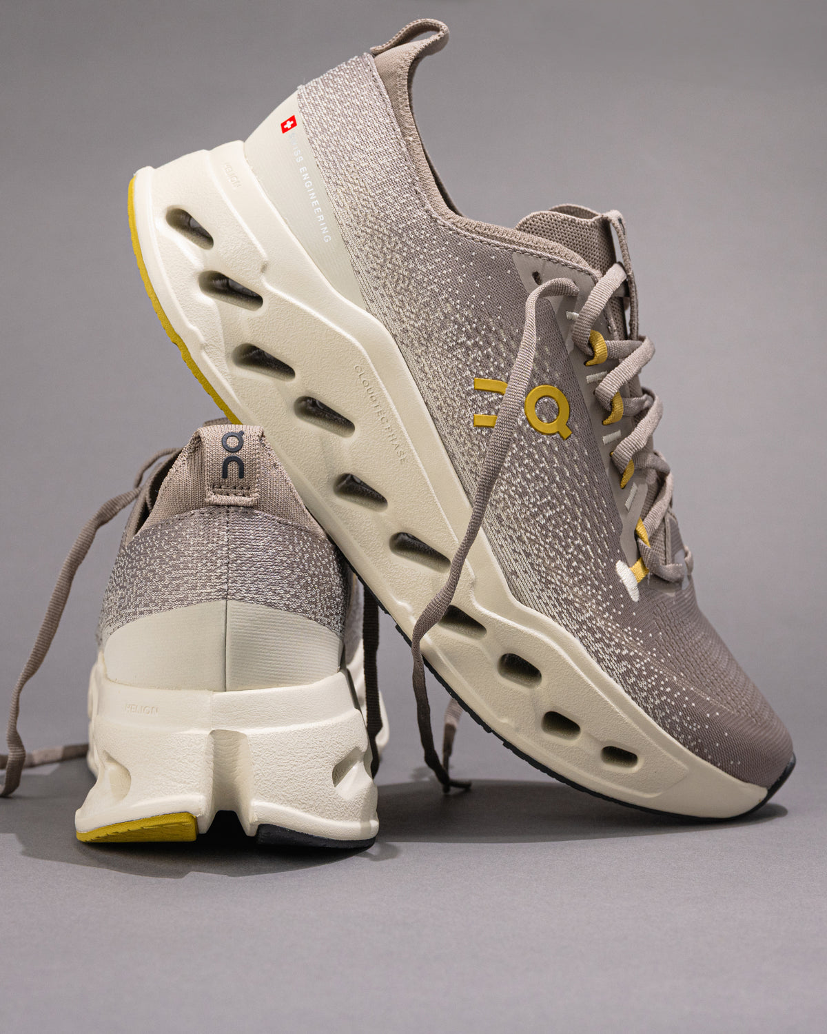 Men’s On Cloudsurfer Max Neutral Running Shoe in Cinder / Pelican