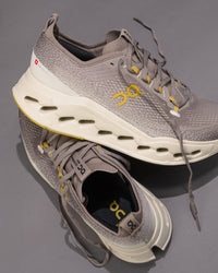 Men’s On Cloudsurfer Max Neutral Running Shoe in Cinder / Pelican
