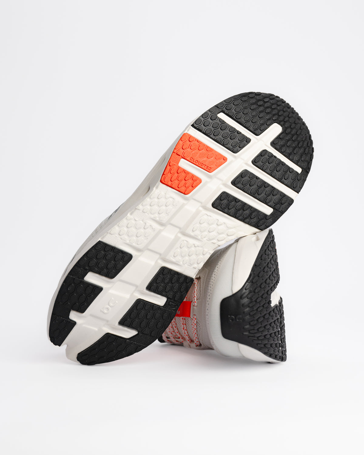 M-CLOUDRUNNER 3 - IVORY/FLAME - MESH