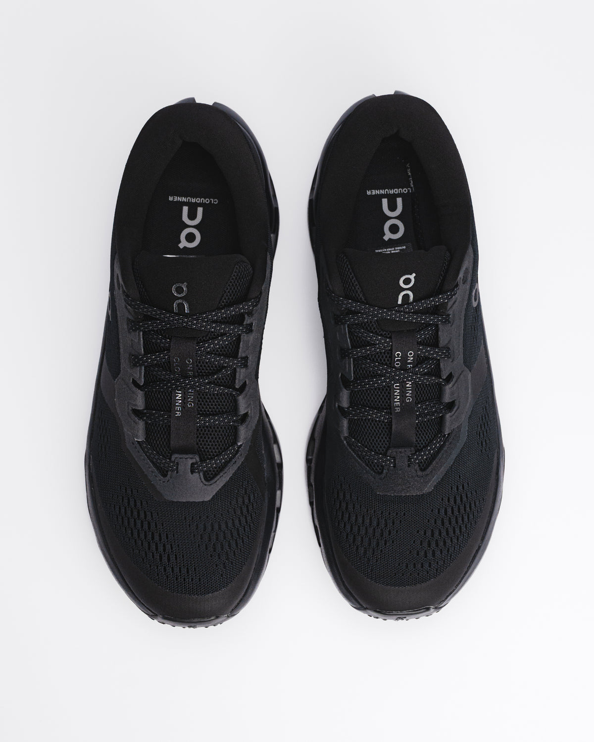 M-CLOUDRUNNER 3 - ALL BLACK - MESH