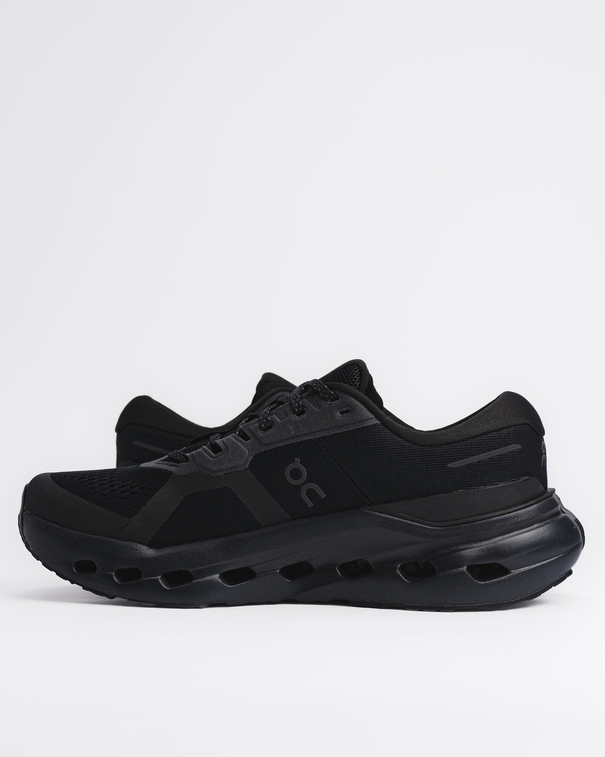 M-CLOUDRUNNER 3 - ALL BLACK - MESH