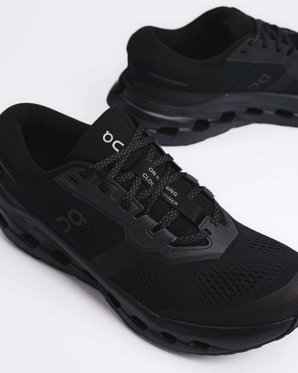 M-CLOUDRUNNER 3 - ALL BLACK - MESH