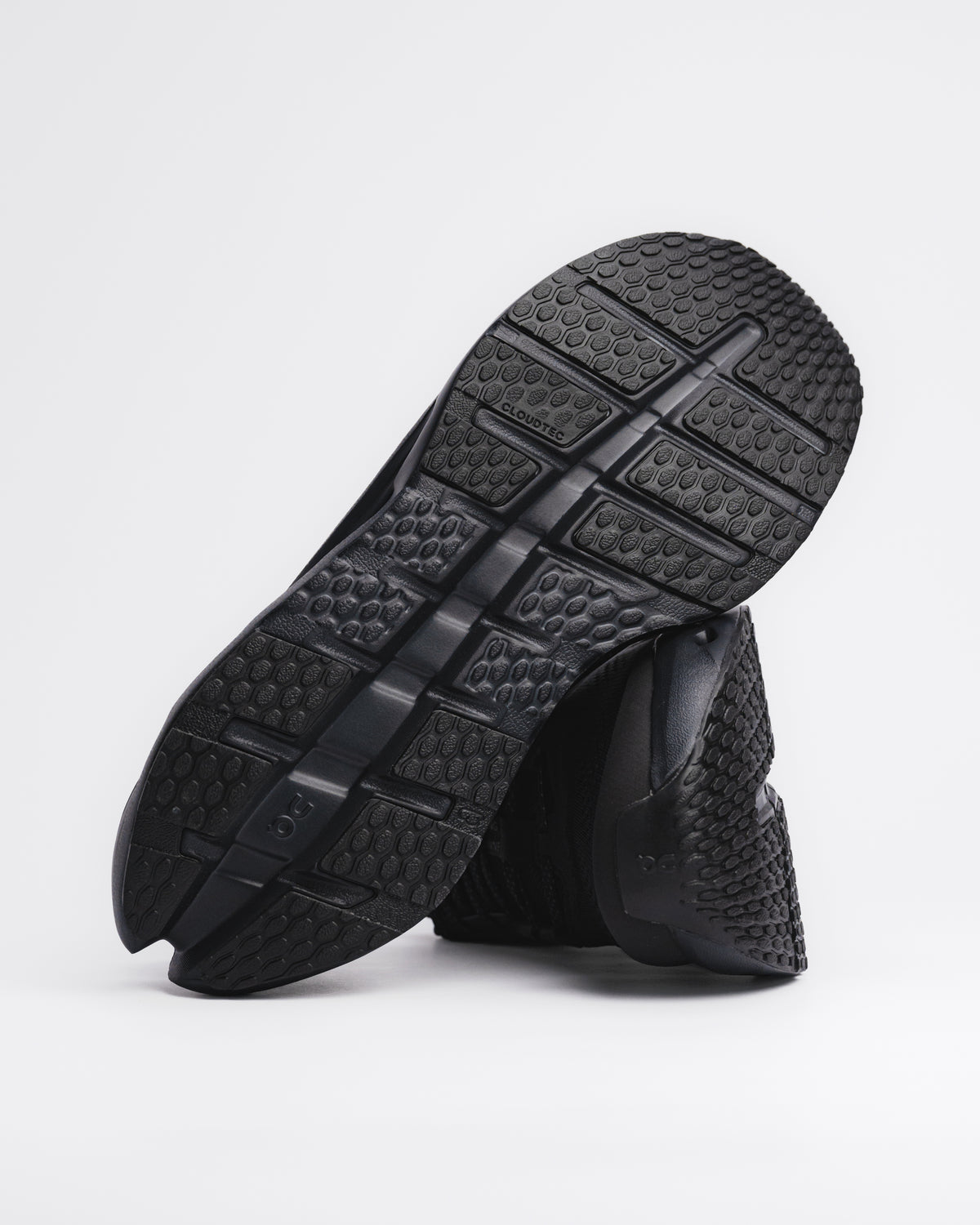 M-CLOUDRUNNER 3 - ALL BLACK - MESH