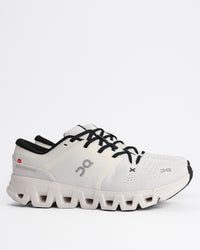 Men's On Running Cloud X5 Training Shoe – Flexible Gym Trainer in White / Black