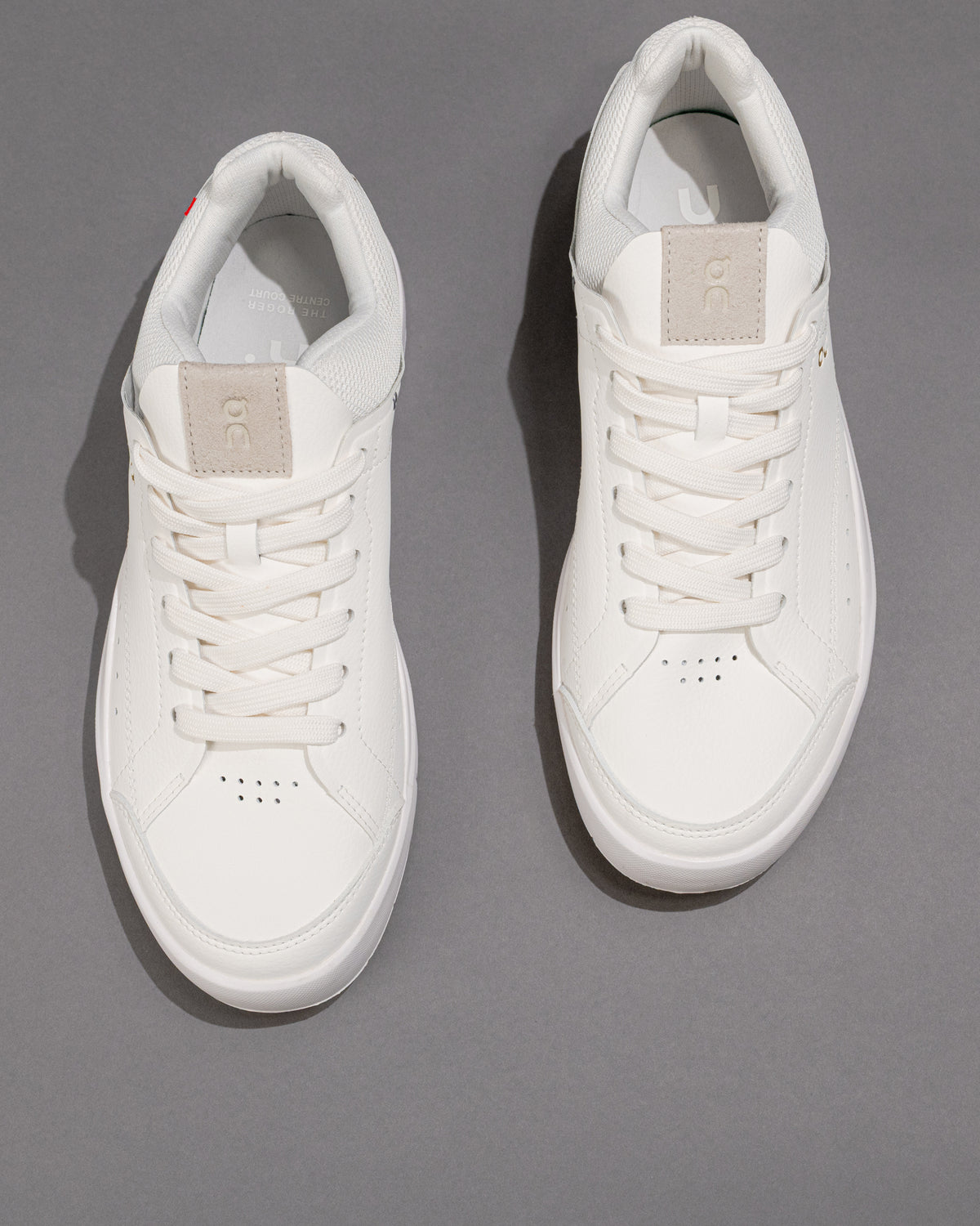 Women’s On THE ROGER Centre Court in White/Gum