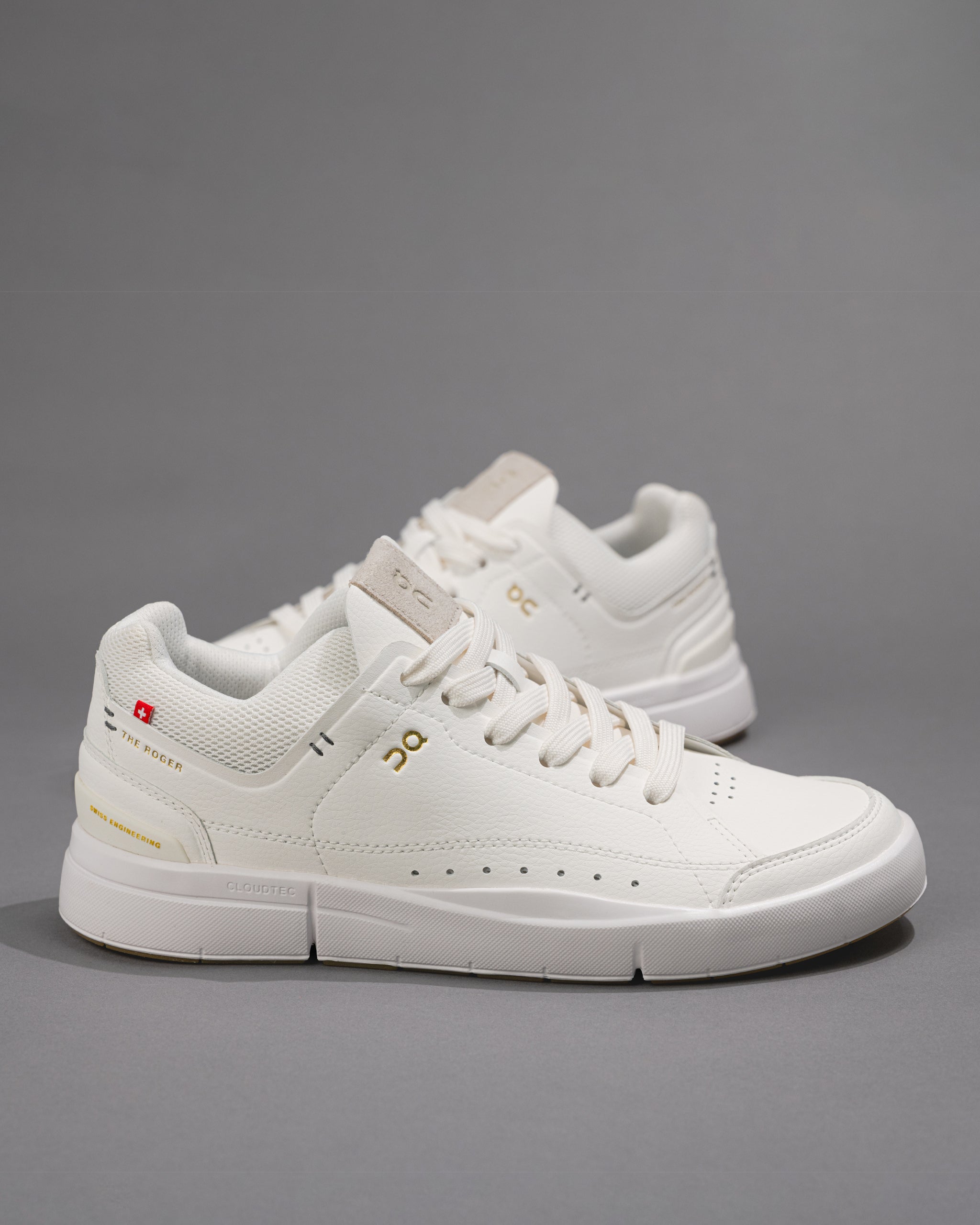 Women's On THE ROGER Centre Court – White Gum Tennis Sneaker