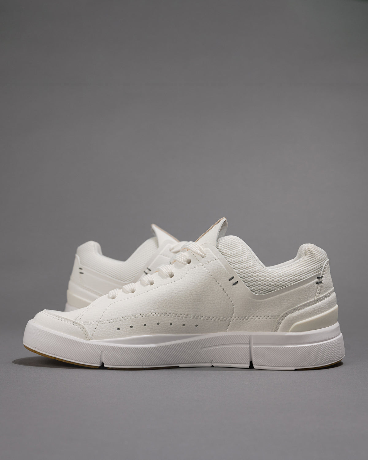 Women’s On THE ROGER Centre Court in White/Gum