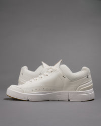 Women’s On THE ROGER Centre Court in White/Gum