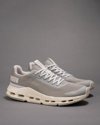 Women’s On Cloudnova Form 2 in Fog / Lavender