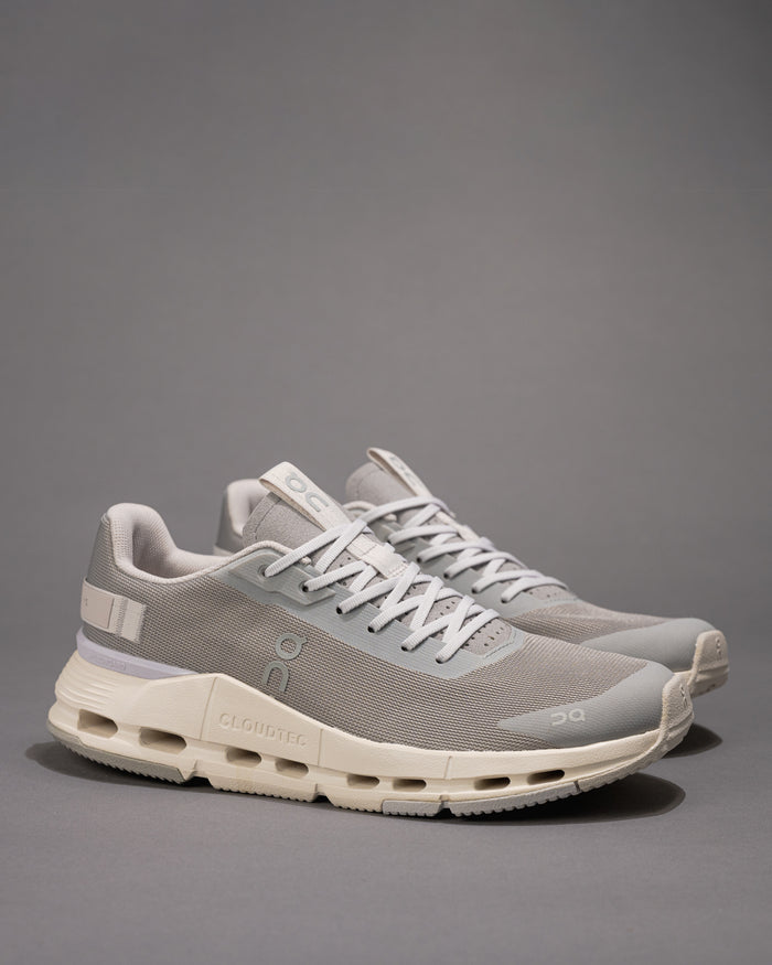 Women’s On Cloudnova Form 2 in Fog / Lavender