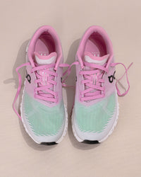 Women’s On Cloud 6 Push Lightweight All-Day Shoe in Honeydew/Petal
