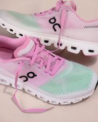 Women’s On Cloud 6 Push Lightweight All-Day Shoe in Honeydew/Petal