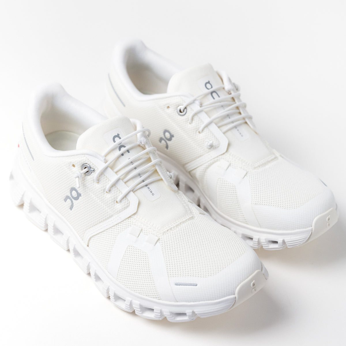 Women's On Running Cloud 6 step-in sneaker in White