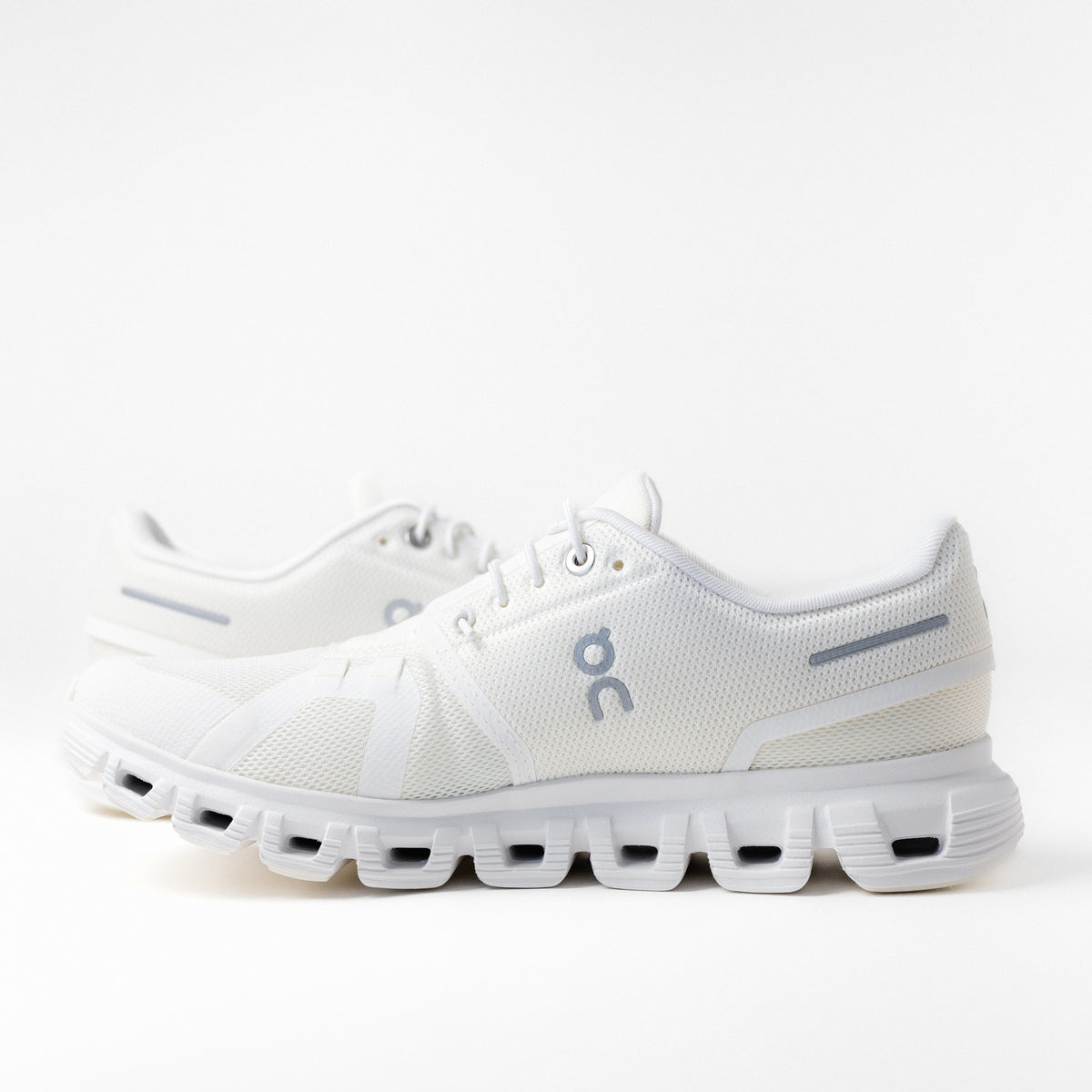 Women's On Running Cloud 6 step-in sneaker in White