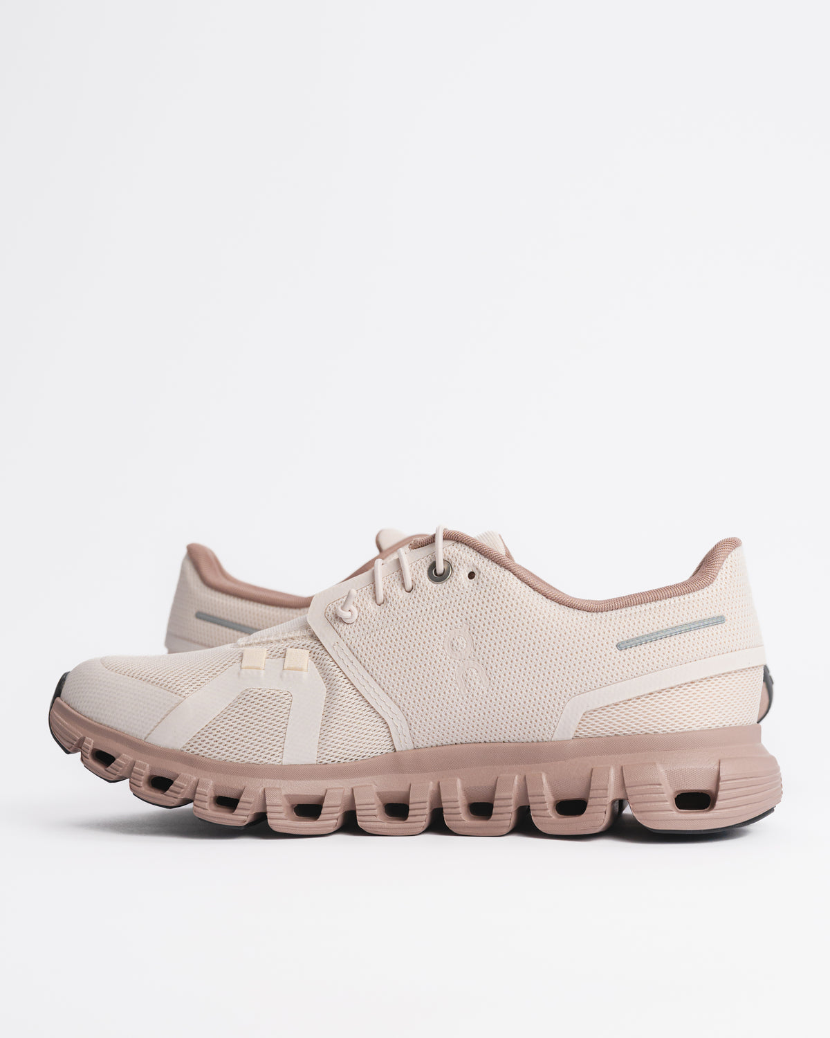 Women's On Running Cloud 6 – Ultra-Lightweight Speed-Lace Everyday Lifestyle Sneaker - Oyster / Biscuit
MPN: 3WF10065444