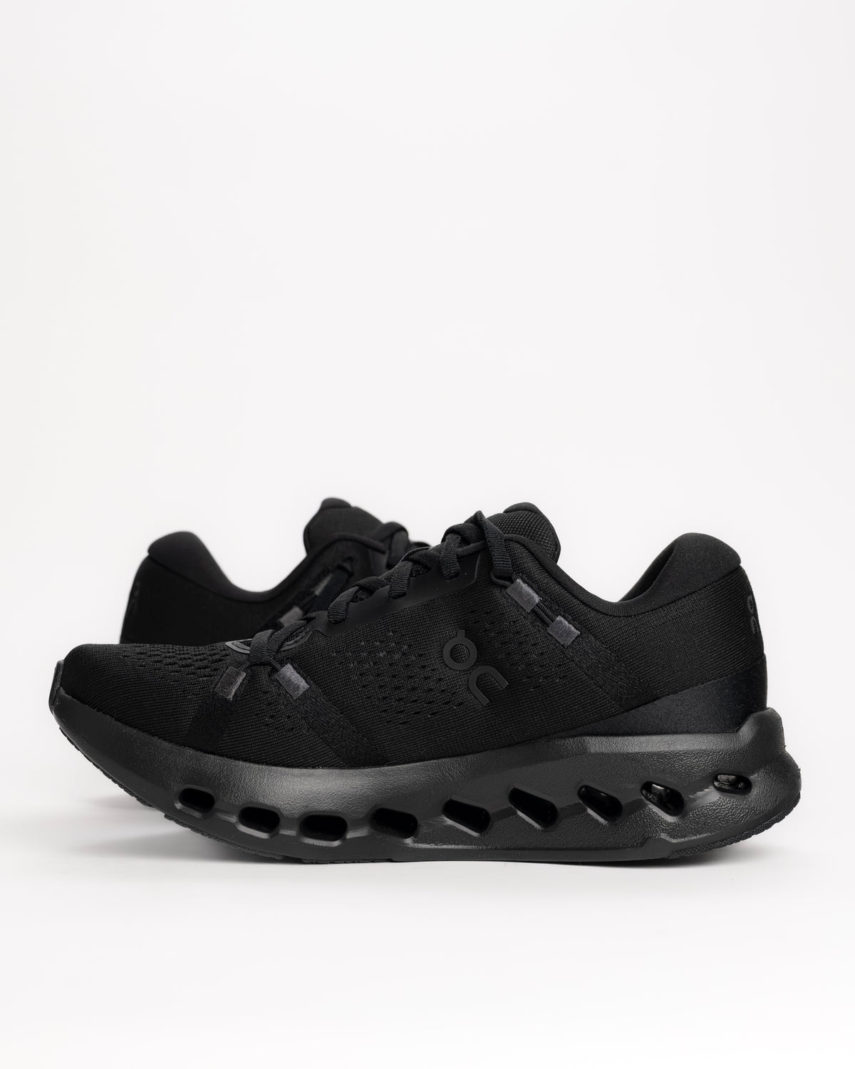 The On Cloudsurfer 2 is engineered to deliver an effortlessly smooth running experience. Designed with refined CloudTec® cushioning and a reimagined geometry, this road running shoe creates fluid transitions from heel strike to toe-off, helping your stride feel natural and uninterrupted.