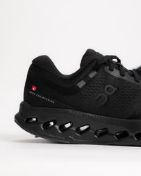 The On Cloudsurfer 2 is engineered to deliver an effortlessly smooth running experience. Designed with refined CloudTec® cushioning and a reimagined geometry, this road running shoe creates fluid transitions from heel strike to toe-off, helping your stride feel natural and uninterrupted.