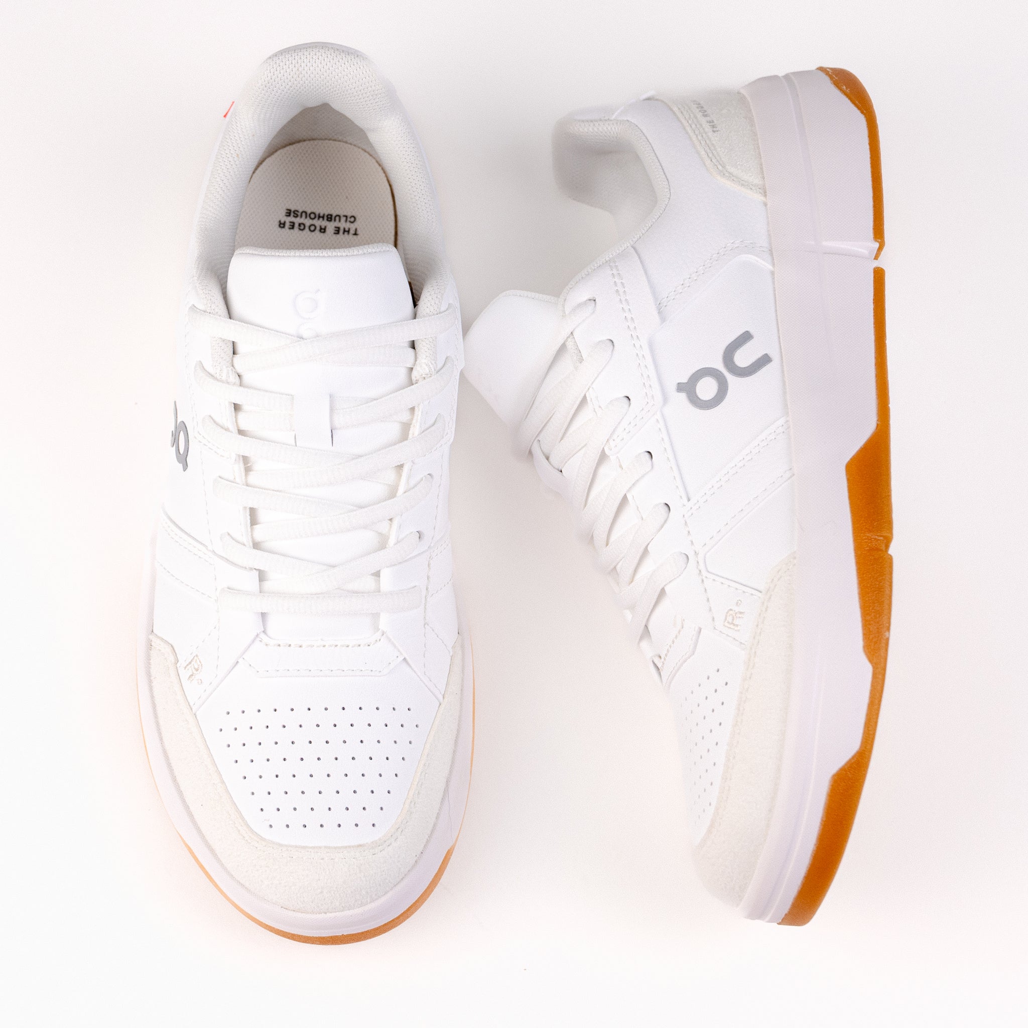 Women's On Running THE ROGER Clubhouse in White/Ivory