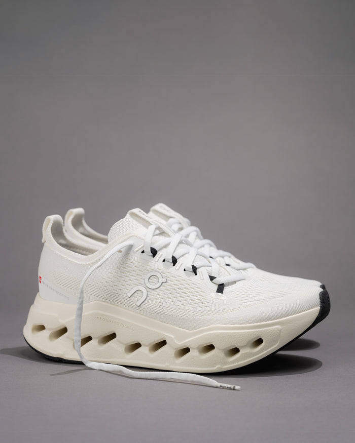 Women’s On Cloudsurfer Max – Maximum Cushioning Neutral Running Shoe - White