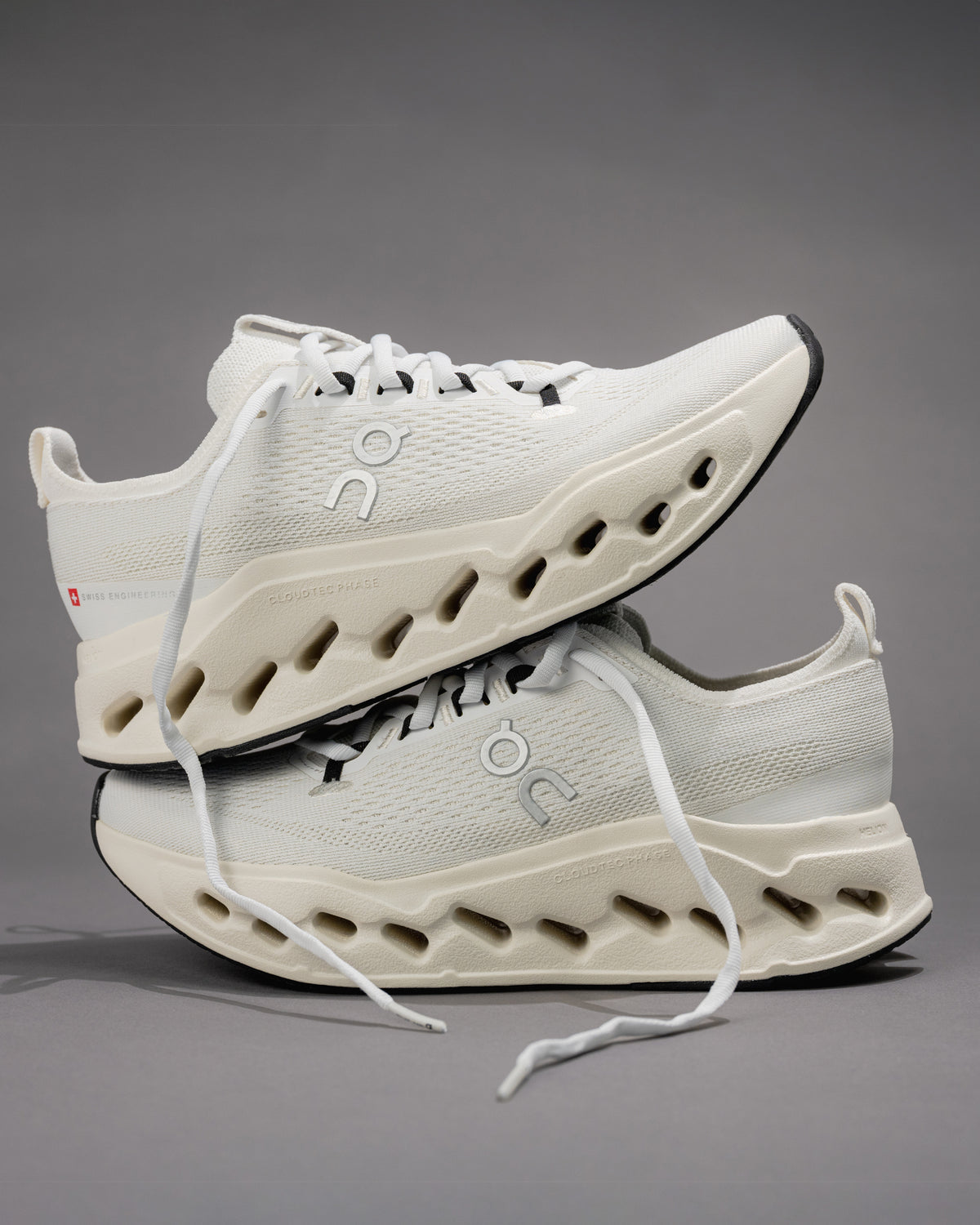 Women’s On Cloudsurfer Max – Maximum Cushioning Neutral Running Shoe - White
