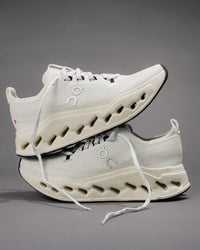 Women’s On Cloudsurfer Max – Maximum Cushioning Neutral Running Shoe - White