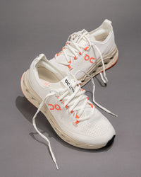 Women’s On Cloudsurfer Max – Maximum Cushioning Neutral Running Shoe - Ivory/Salmon