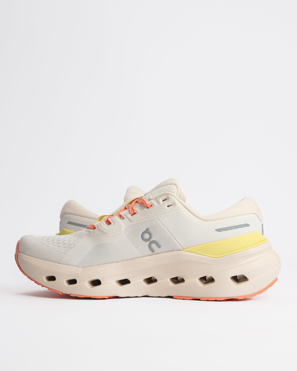 W-CLOUDRUNNER 3 - IVORY/DEW - MESH
