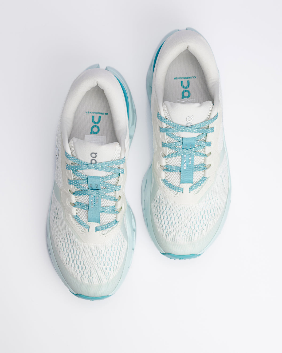 W-CLOUDRUNNER 3 - IVORY/AQUAMARINE - MESH
