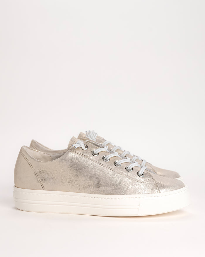 The Paul Green Hadley is the answer for anyone who wants the look of a crisp lace-up sneaker without the hassle of actually tying them. This specific 4081-038P model is a standout, featuring a sophisticated Mineral Metallic leather finish that adds a subtle shimmer to your everyday rotation. It’s designed with a "Super Soft" construction, utilizing premium calfskin and a flexible, lightweight platform sole that makes it feel less like a heavy sneaker and more like a tailored essential.