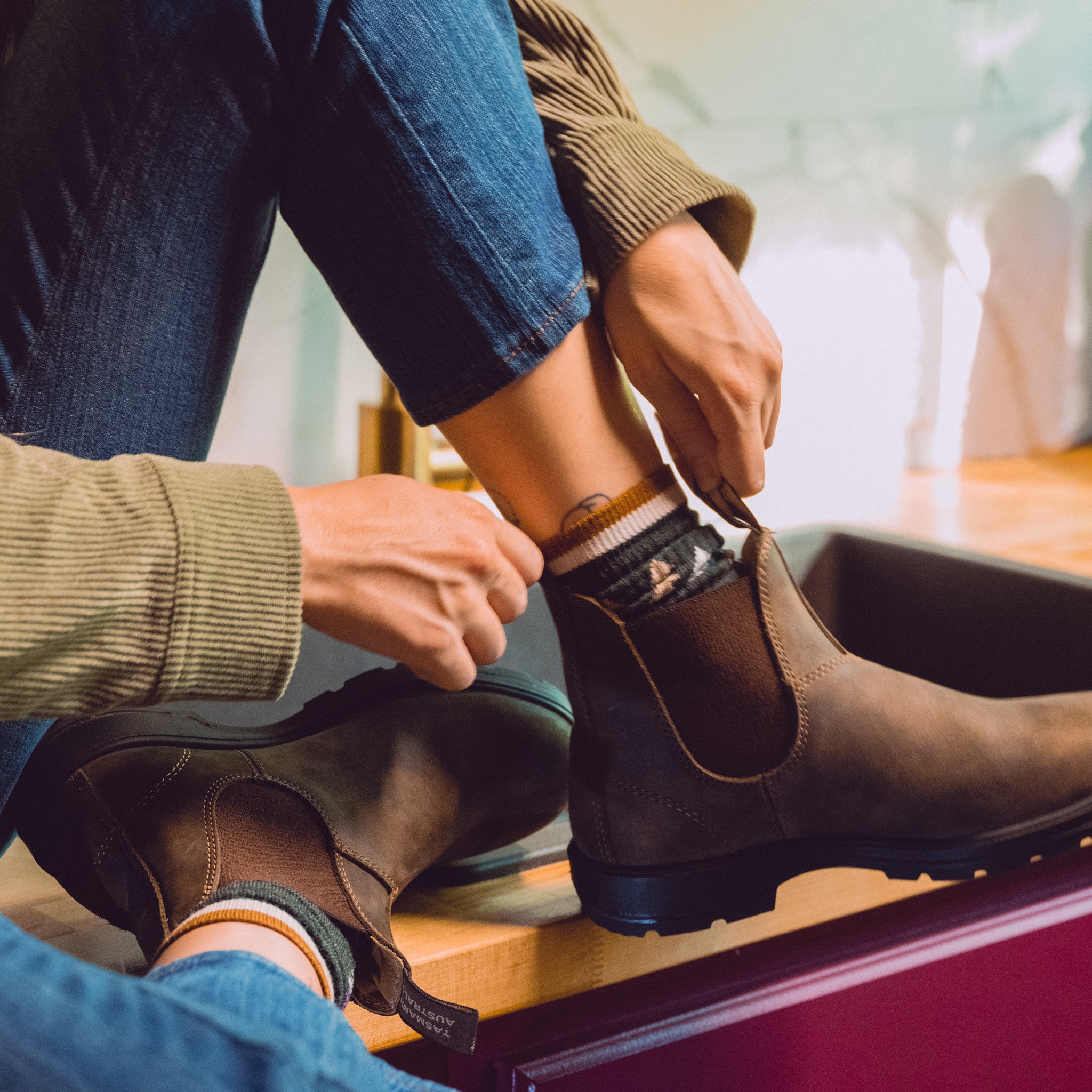 Blundstone Classic Chelsea 585 Boot in Brown Leather 2 M