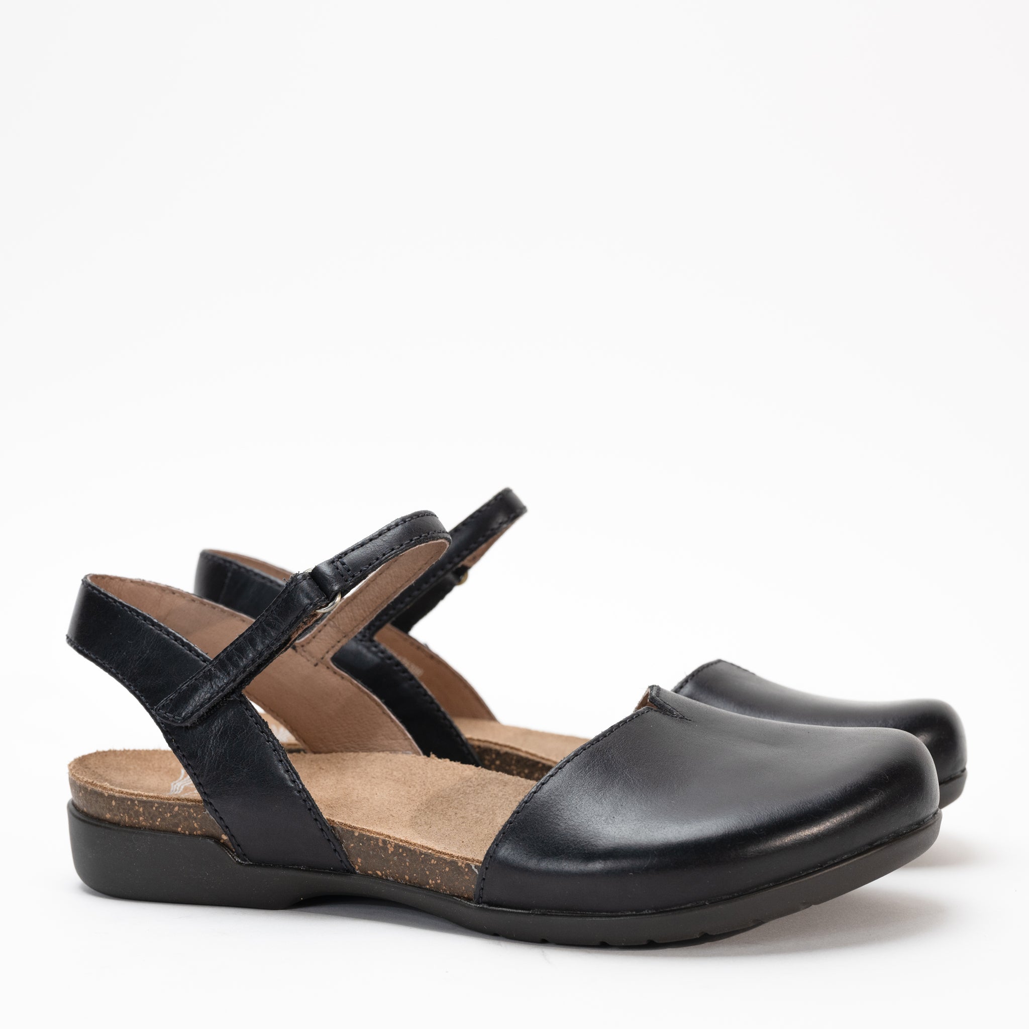 WOMEN'S DANSKO ROWAN MARY-JANE CLOSE-TOED FLAT - BLACK - LEATHER