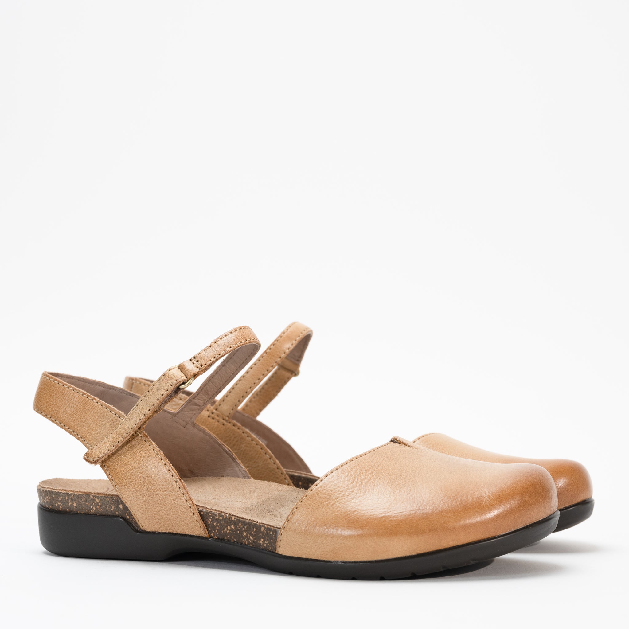 【まろん⭐︎プロフ必読 】 The T-Strap スエード パンプス WOMEN'S DANSKO ROWAN MARY-JANE CLOSED-TOE FLAT - HONEY - LEATHER