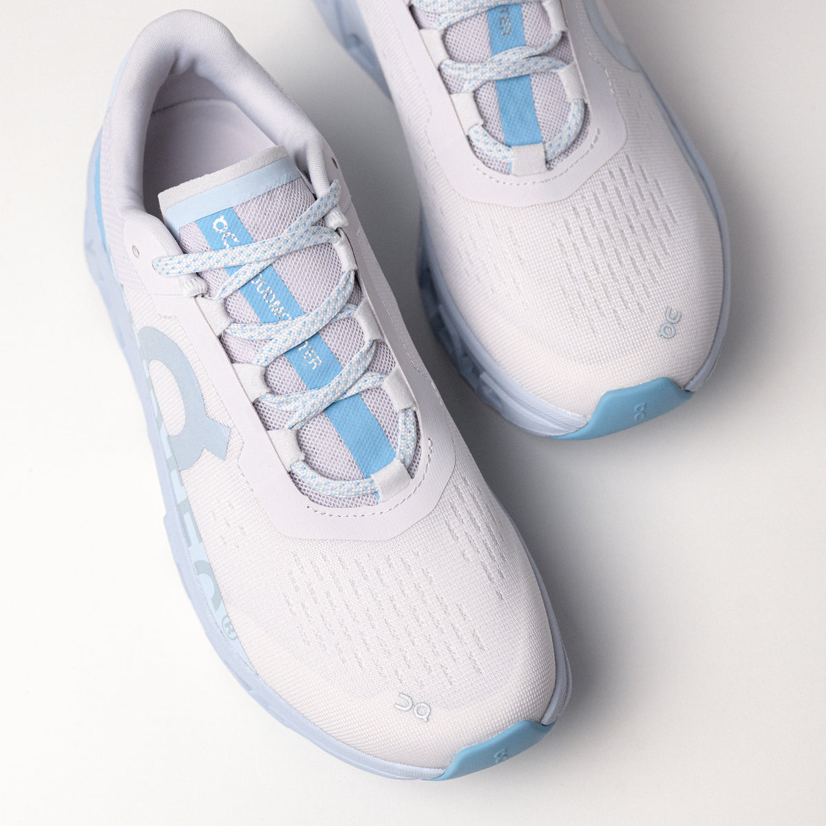 Top-down view of the Cloudmonster in Blue Frost highlighting the lightweight and breathable design, perfect for everyday running and recreational use.