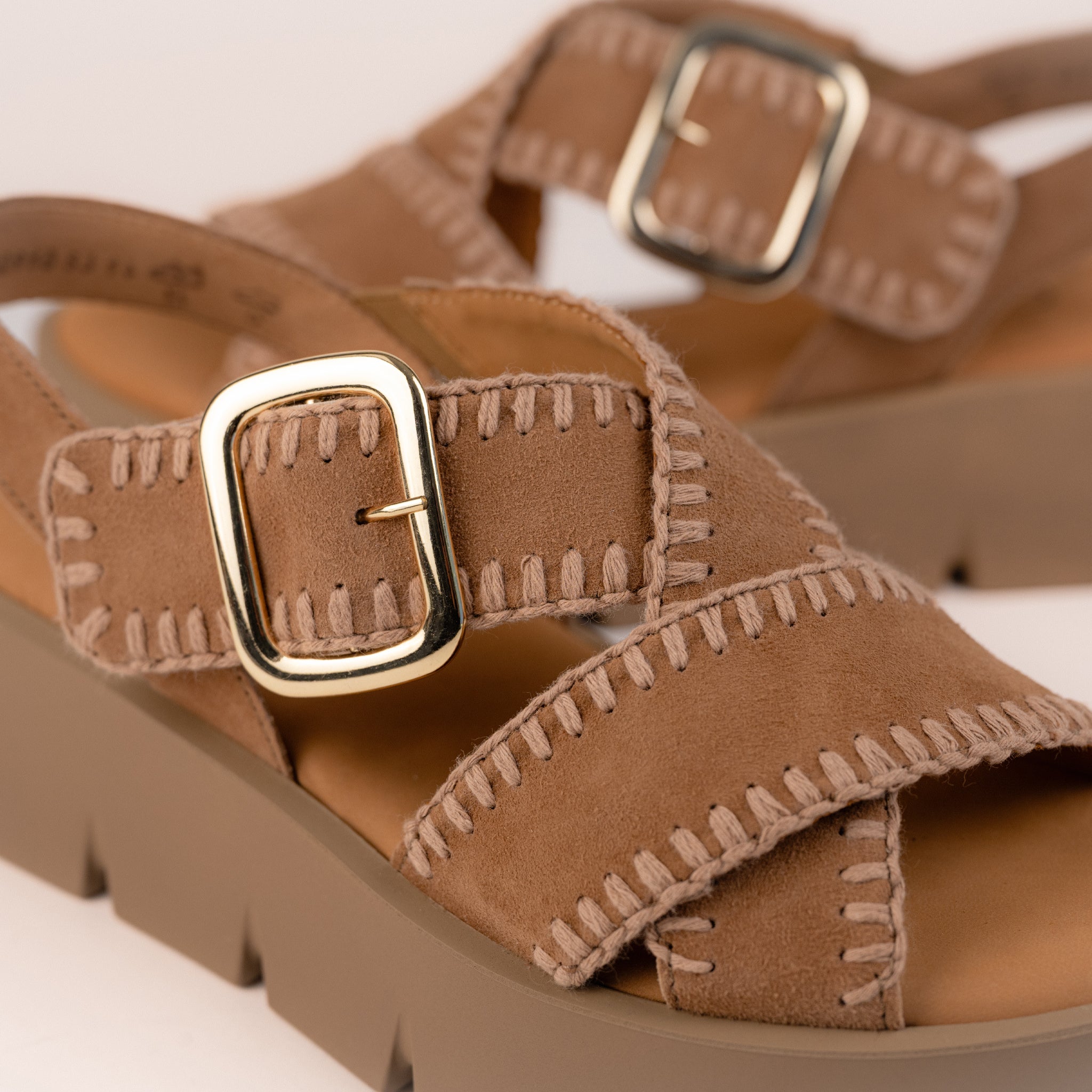 Women's Gabor Whipstitch Platform Sandal in Tan Leather – Plaza
