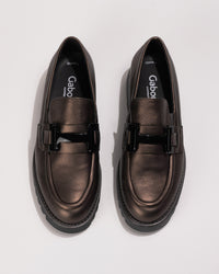 Top-down view of insole and bit detailing on the Gabor Bristol loafer