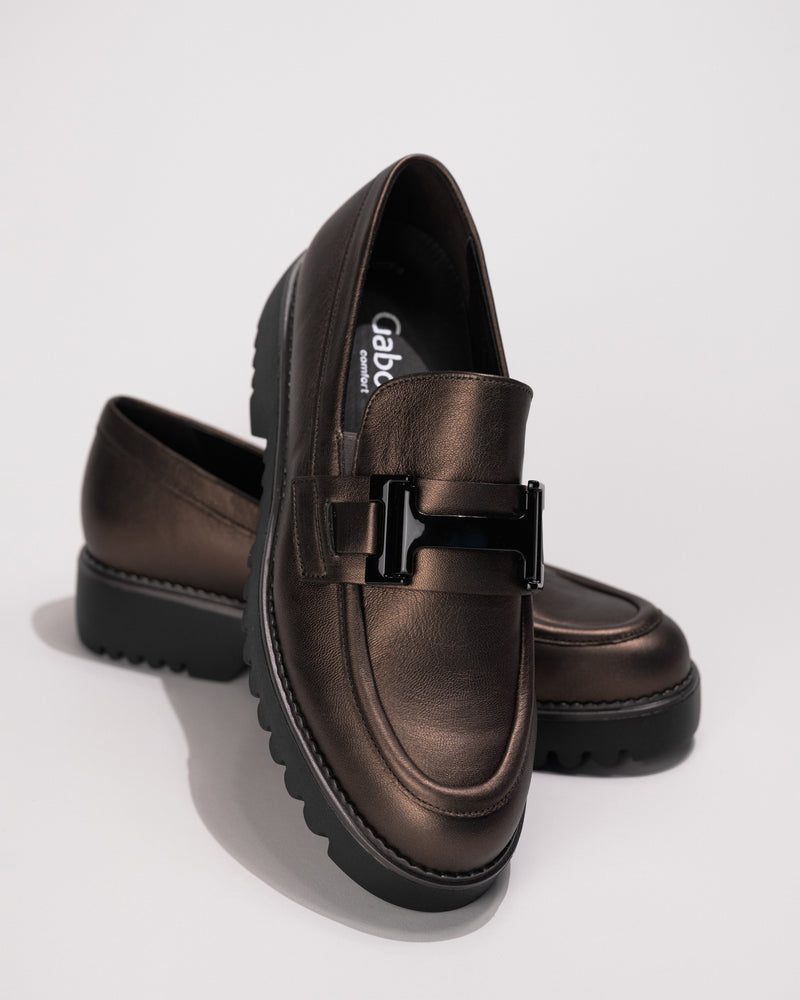 Overhead toe view showcasing bit detail and rounded toe shape of the Bristol loafer by Gabor