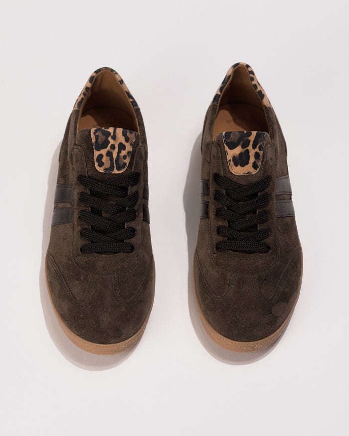 Overhead view of the Gabor City Sneaker 73.300.18 in Brown Leather – Women’s Comfort Sneaker