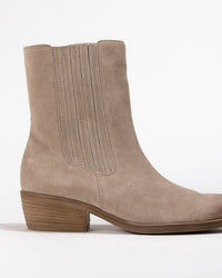 Side profile of Gabor 75.910 Western Boot