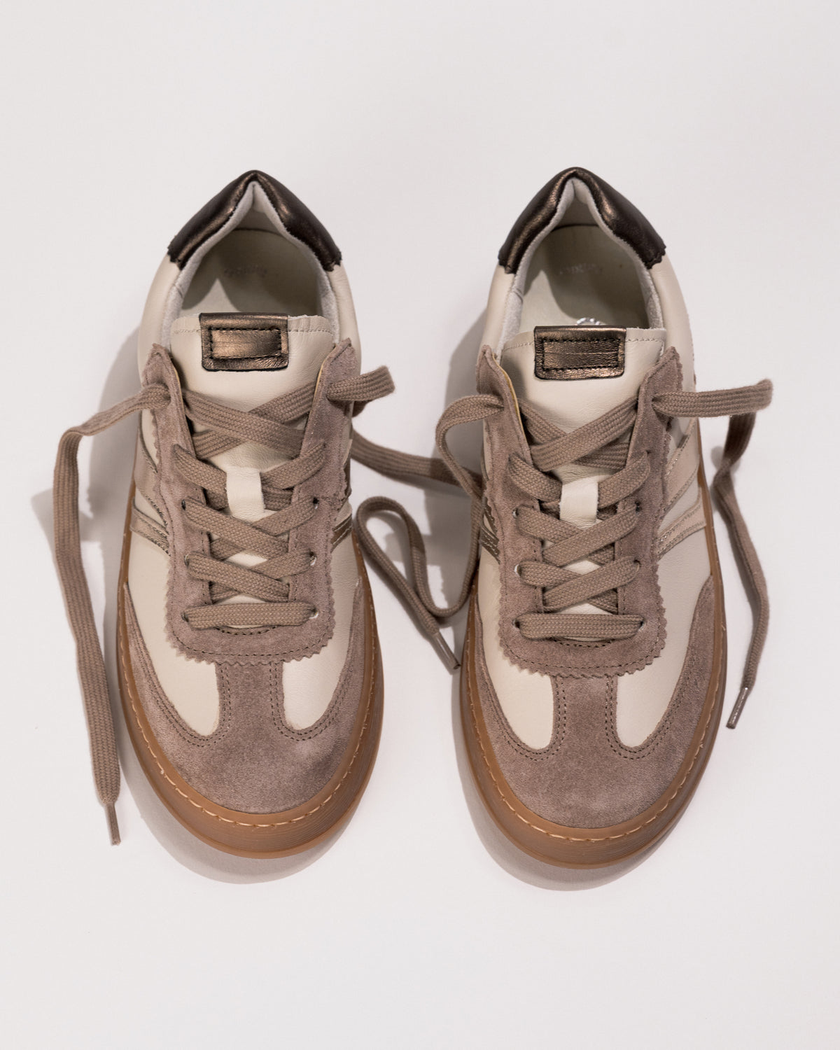 Top-down view of Gabor 76.475 showing toe box and lace detail
