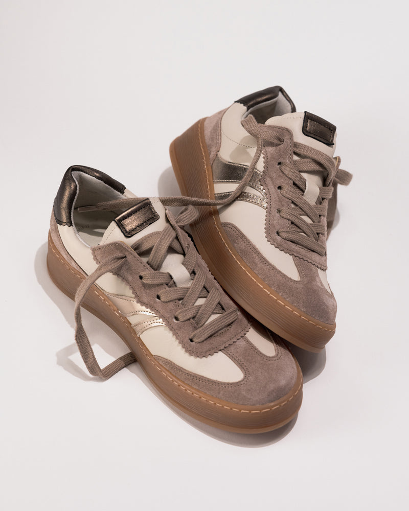 Gabor Retro Oxford Sneaker in latte suede