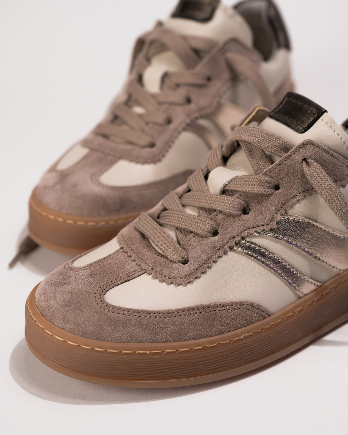 Gabor Retro Oxford Sneaker in latte suede