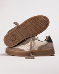 Bottom view of the Gabor Retro Oxford Sneaker – Women’s Latte Suede