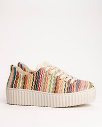 The Gabor Lamia 82.205.40 is a high-fashion take on the classic low-top trainer, designed to be the centerpiece of any summer outfit. This 83.205.40 model features a vibrant, multicolor raffia upper that offers a unique tactile texture rarely seen in athletic footwear. By blending sporty lines, artisanal materials, and comfort technology, Gabor has created a "sporty elegance" that works just as well for a garden party as it does for a city walk.