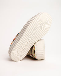 The Gabor Lamia 82.205.40 is a high-fashion take on the classic low-top trainer, designed to be the centerpiece of any summer outfit. This 83.205.40 model features a vibrant, multicolor raffia upper that offers a unique tactile texture rarely seen in athletic footwear. By blending sporty lines, artisanal materials, and comfort technology, Gabor has created a "sporty elegance" that works just as well for a garden party as it does for a city walk.