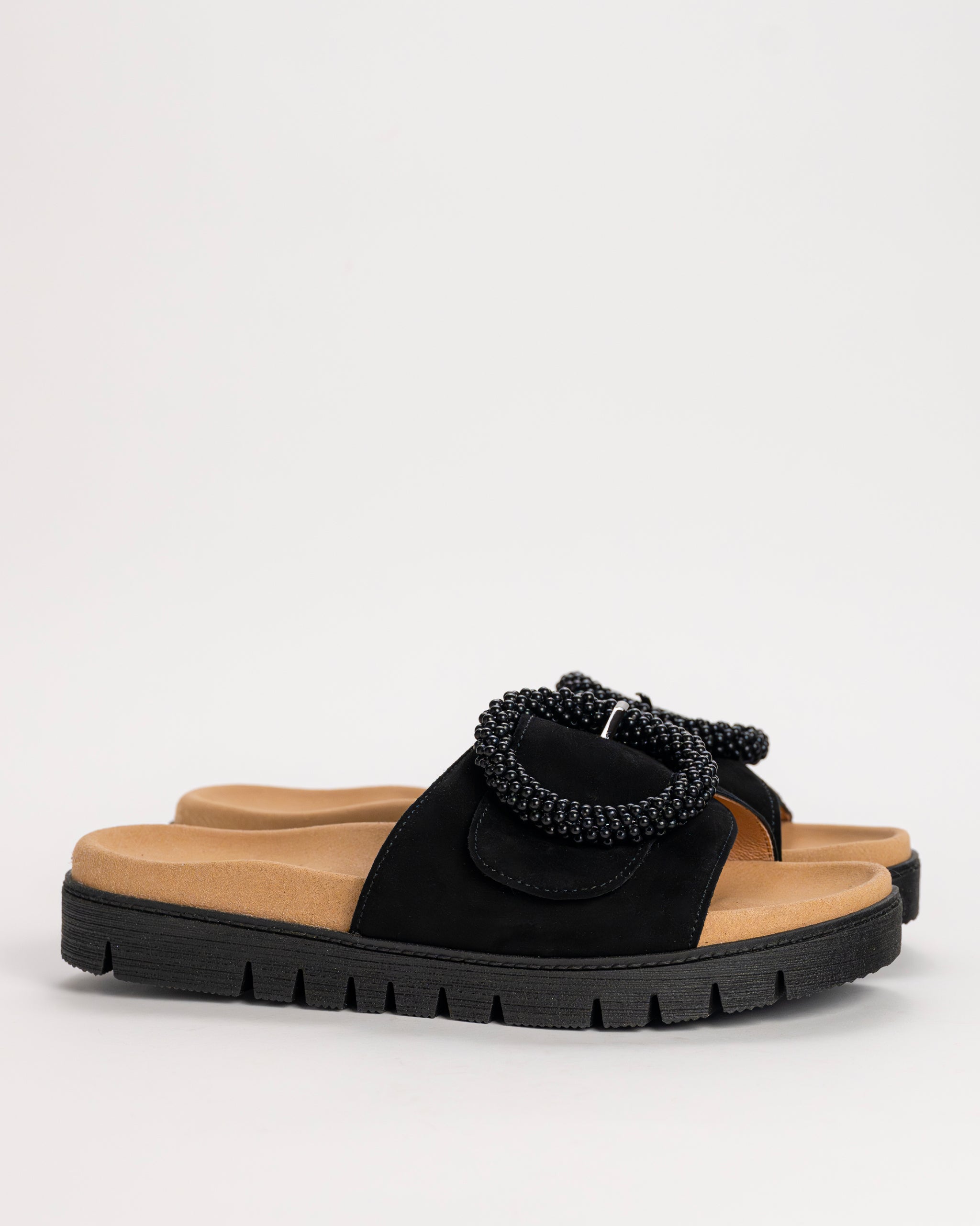 靴  SLIPPER Suede Slide Sandal Gabor Beaded Suede Slide Sandal in Black – Plaza Shoe Store