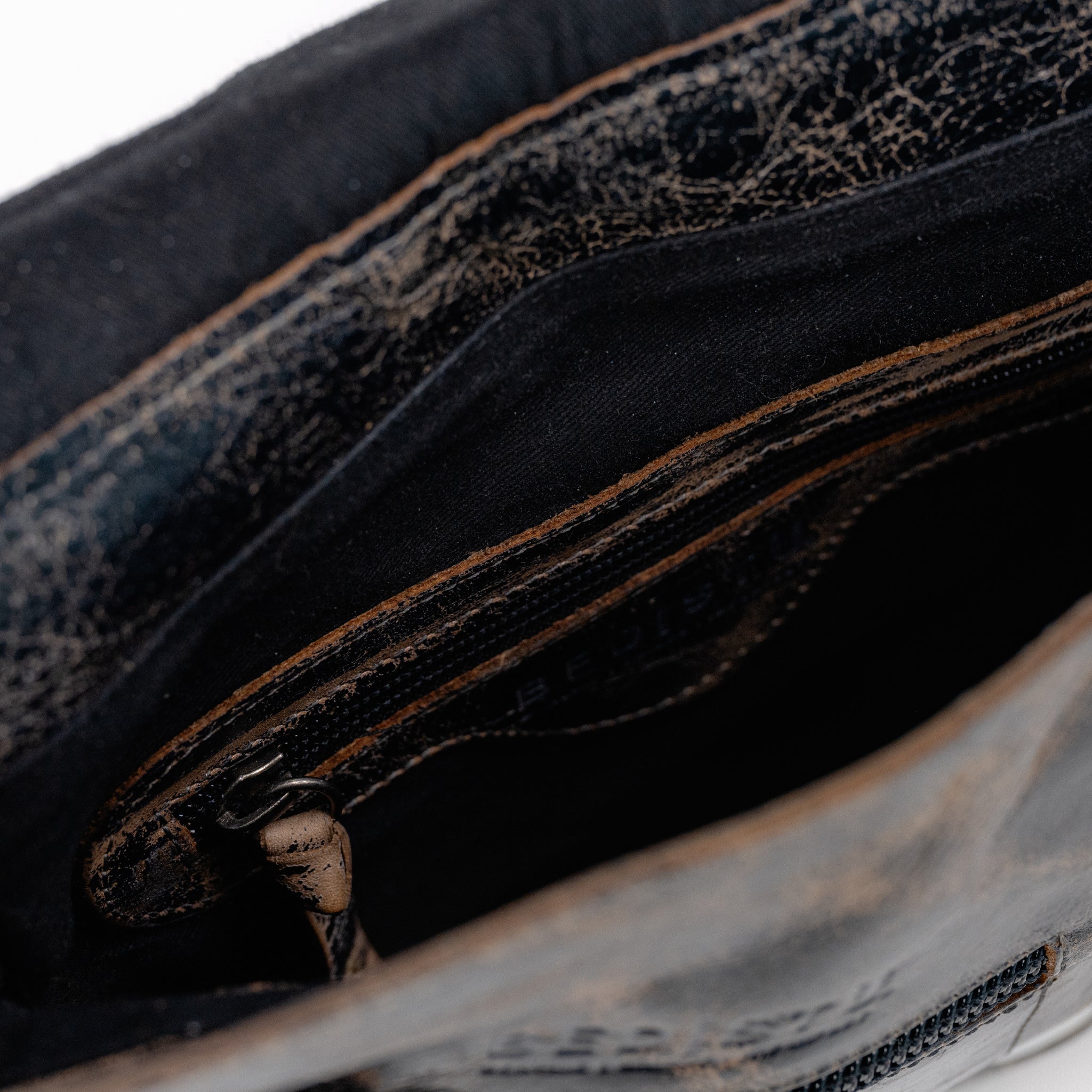 BED|STU Venice Beach II Crossbody Handbag in Black/Nectar