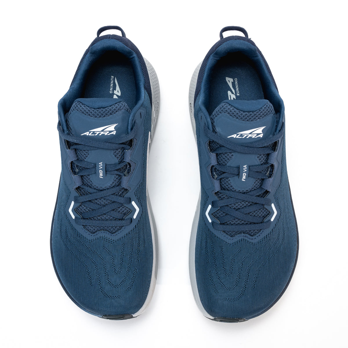  Top-down image of Altra FWD VIA highlighting the roomy FootShape™ toe box and lace-up design.