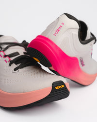W-TORIN 9 - COCONUT CREAM/PINK - MESH